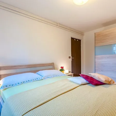Gloria Apartment